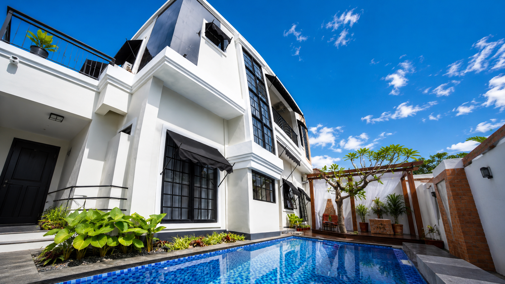 Hening Pool Villa