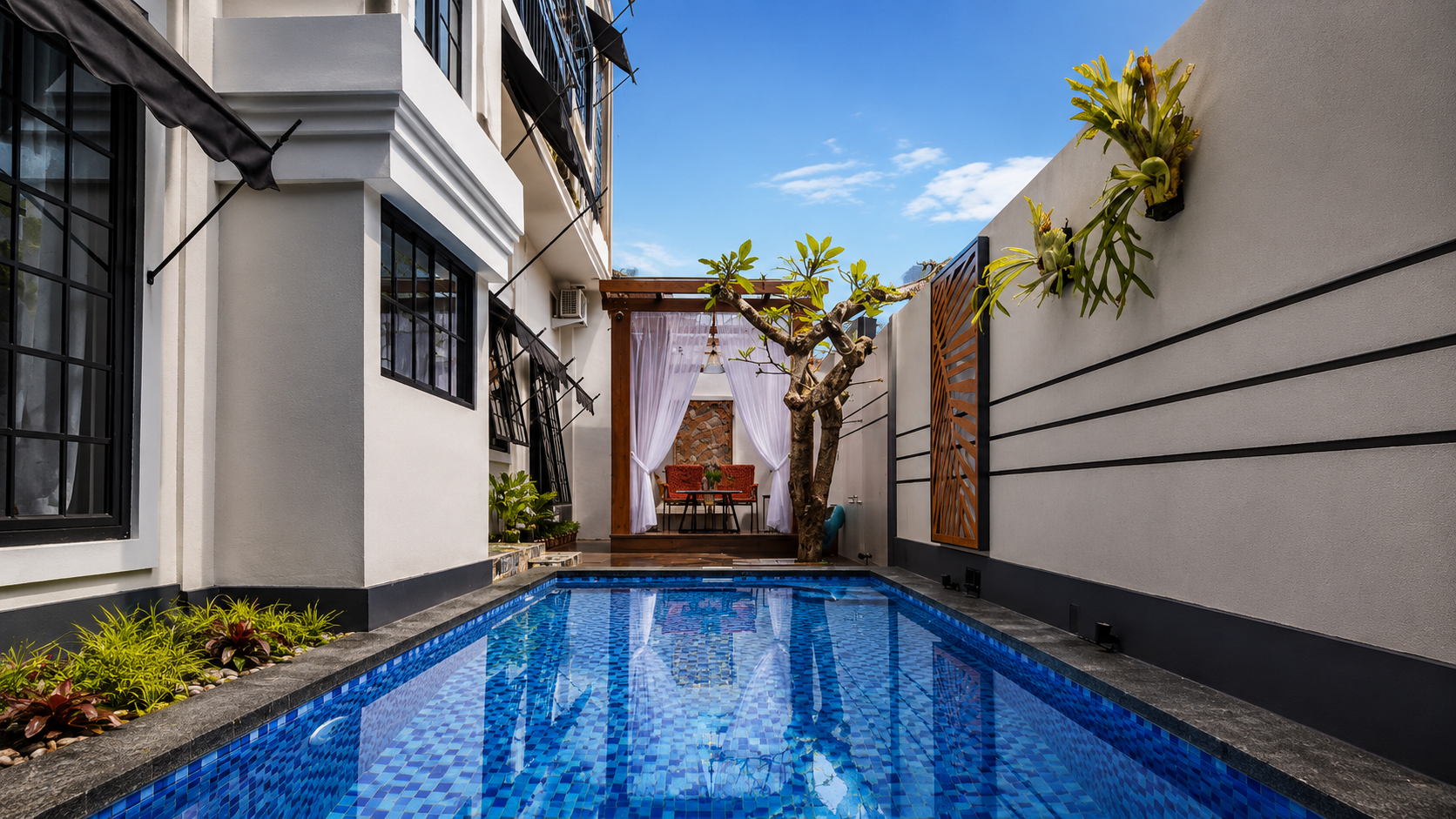 Hening Pool Villa